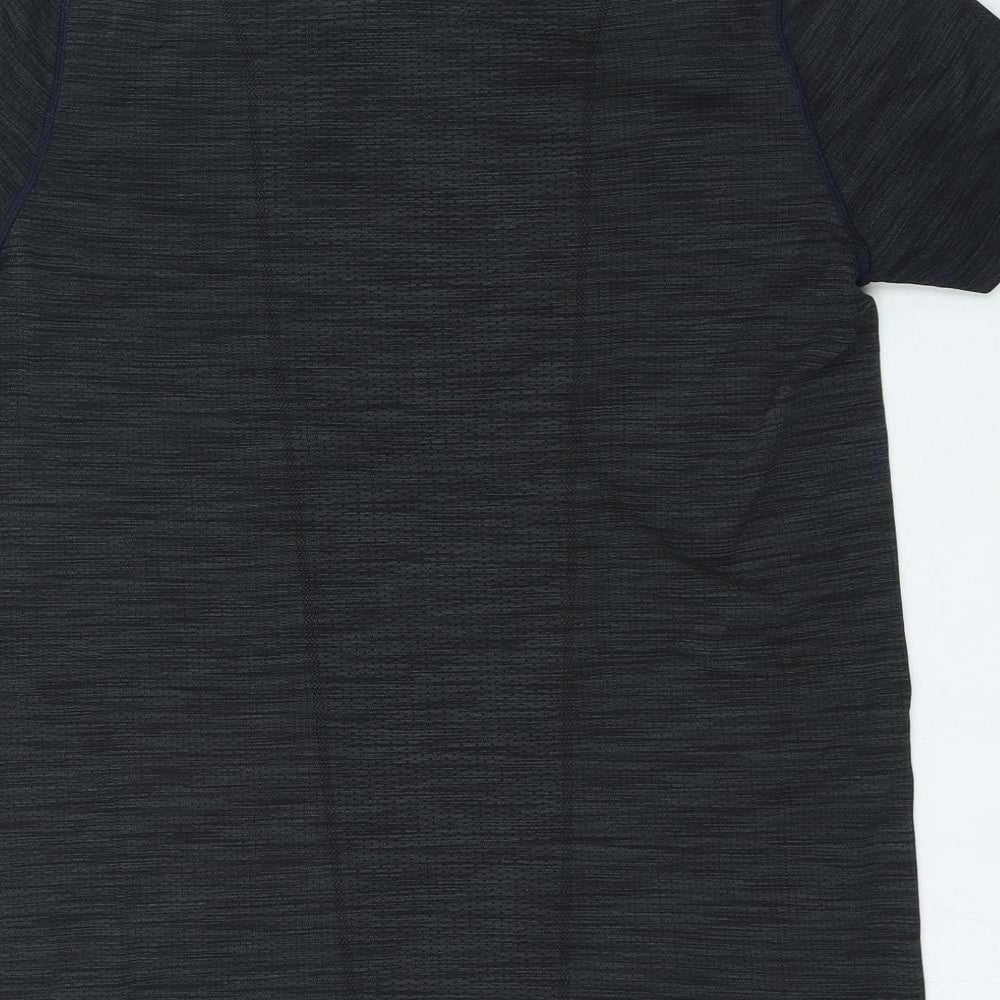 Under armour Mens Grey Polyester T-Shirt Size M Round Neck