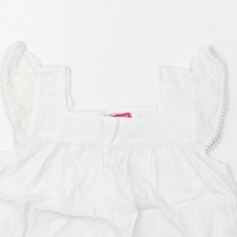 Young Dimension Girls White Viscose Basic Blouse Size 4-5 Years Square Neck