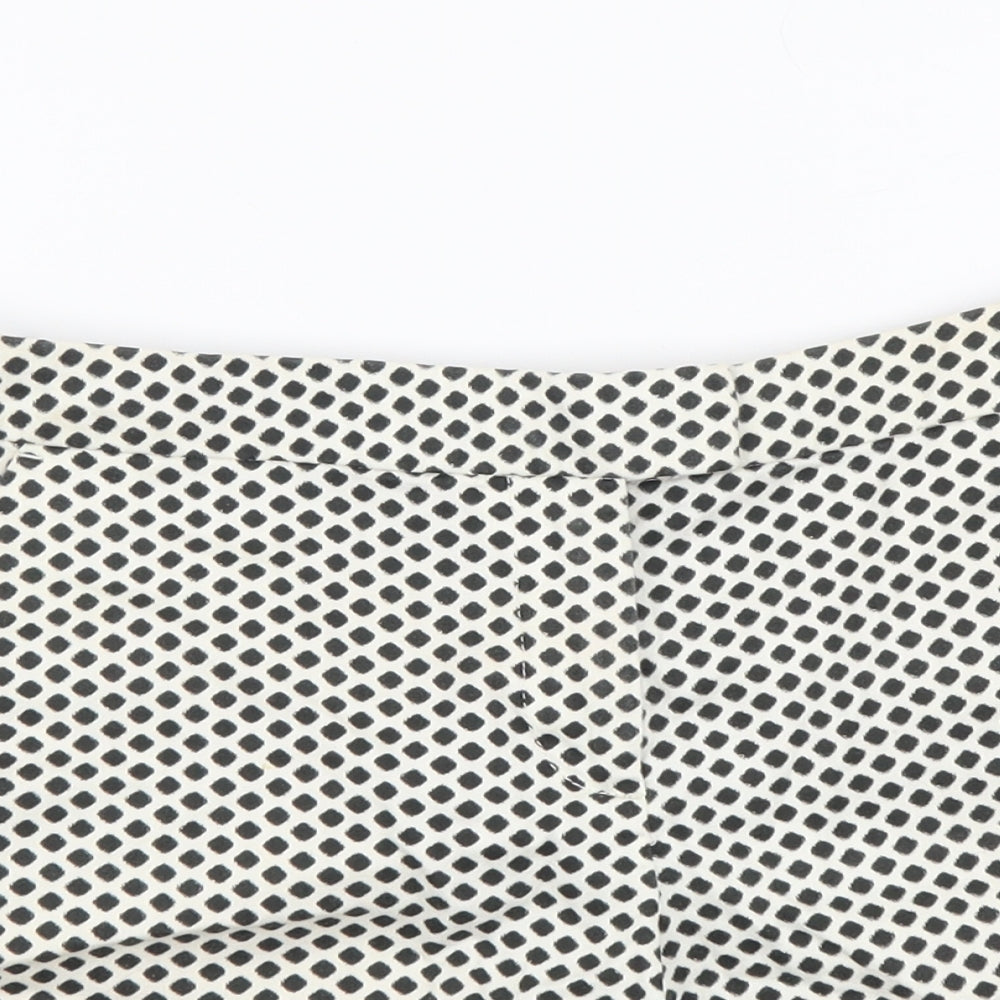 H&M Womens White Geometric Cotton Cut-Off Shorts Size XS L3 in Regular Button