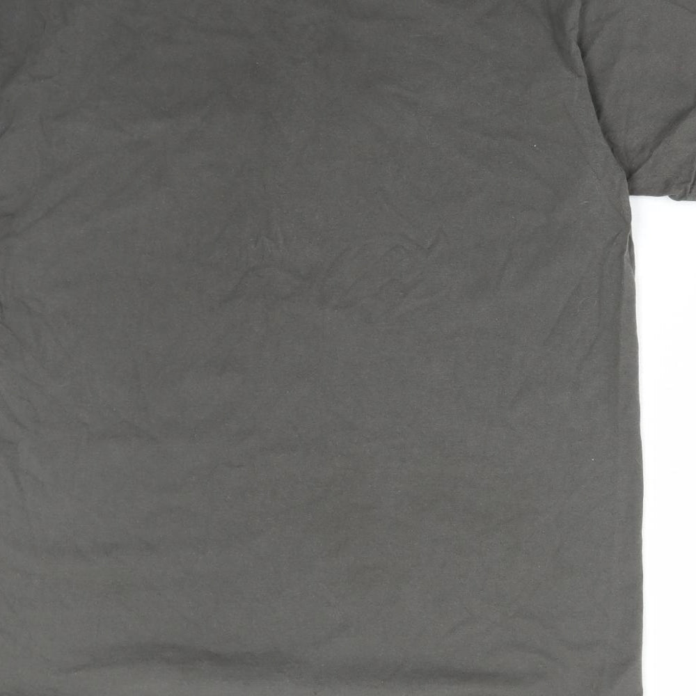 Fruit of the Loom Mens Grey Cotton T-Shirt Size XL Round Neck - KFC Christmas
