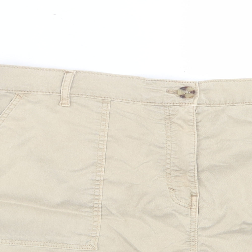 Marks and Spencer Womens Beige Lyocell Chino Shorts Size 16 L3 in Regular Button