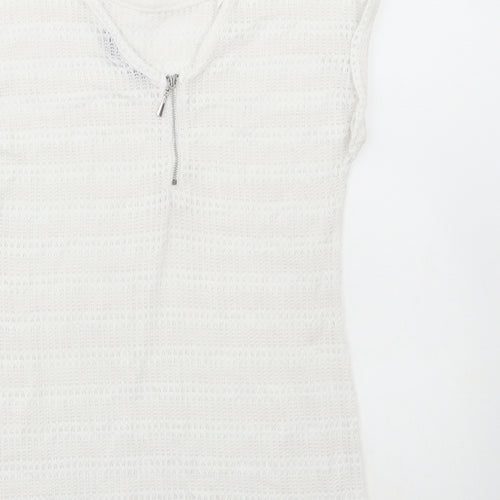 New Look Womens White Acrylic Basic T-Shirt Size 6 Round Neck