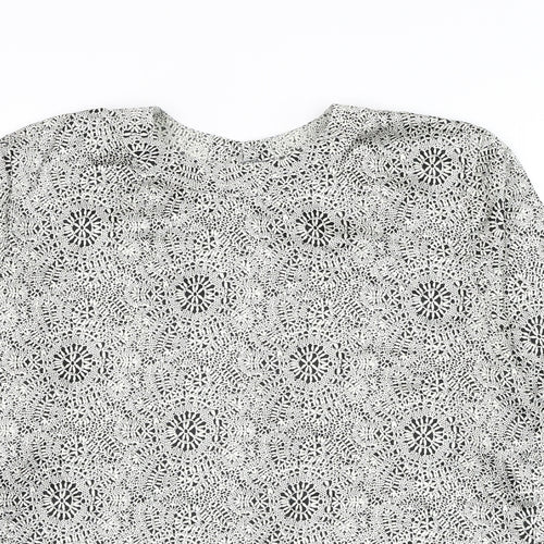 Preworn Womens Grey Geometric Polyester Basic Blouse Size M Round Neck