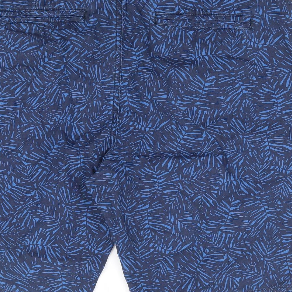 Crew Clothing Company Mens Blue Geometric Cotton Chino Shorts Size 36 in L12 in Regular Zip