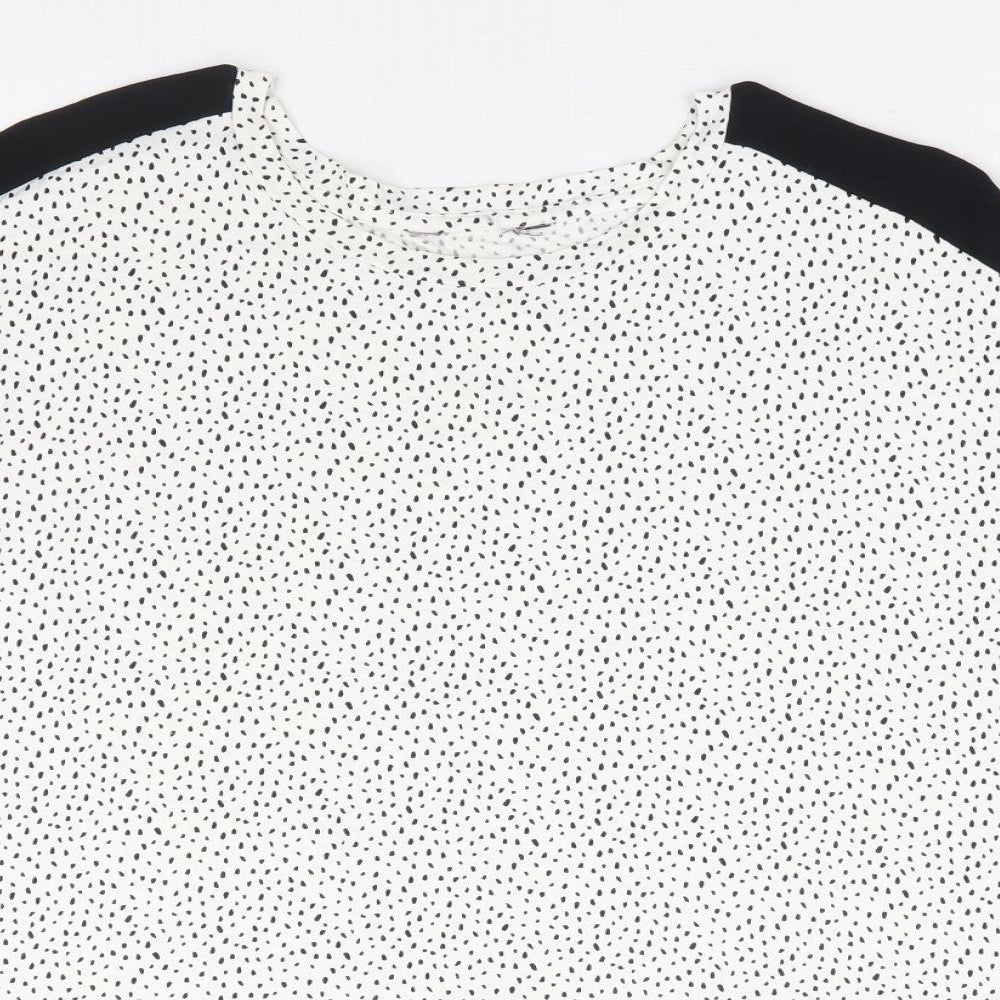 Preworn Womens White Geometric Polyester Basic T-Shirt Size L Round Neck