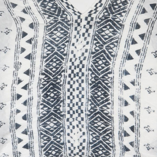 Steve Madden Womens White V-Neck Geometric Rayon Cape Jumper One Size