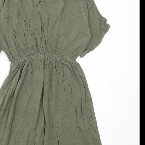 H&M Womens Green Viscose A-Line Size 6 Round Neck Button - Cold Shoulder