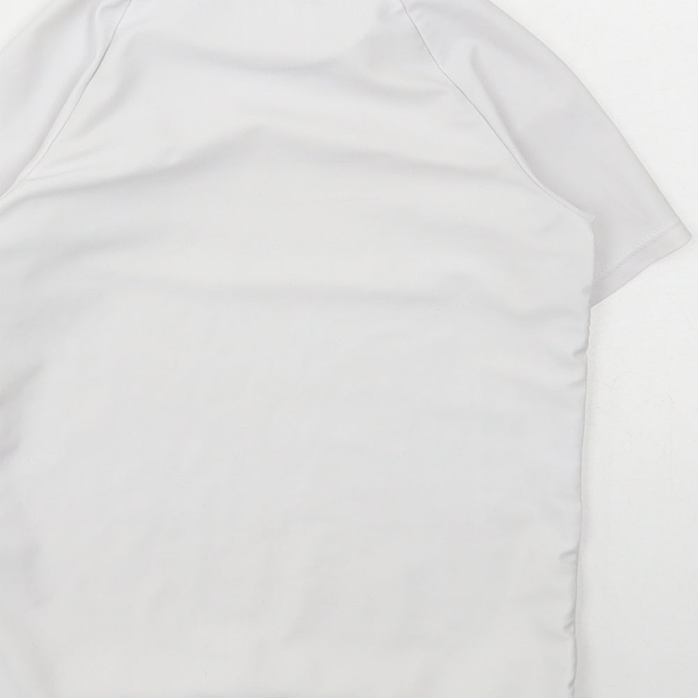 Preworn Boys White Polyester Basic T-Shirt Size 9 Years Round Neck Pullover - Swim T-Shirt SURF