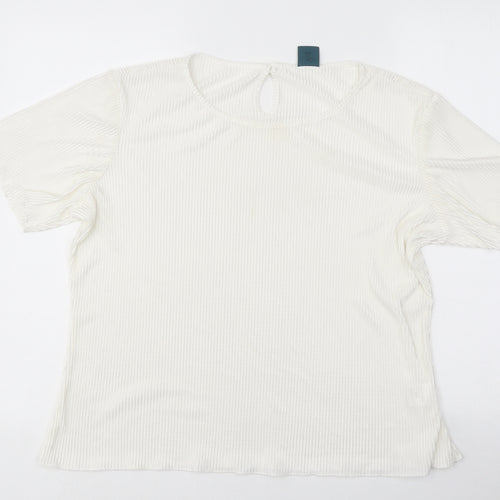 Amber Womens White Polyester Basic T-Shirt Size 14 Round Neck