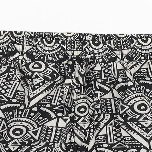 New Look Girls Black Geometric Polyester Sweat Shorts Size S L3 in Regular Drawstring