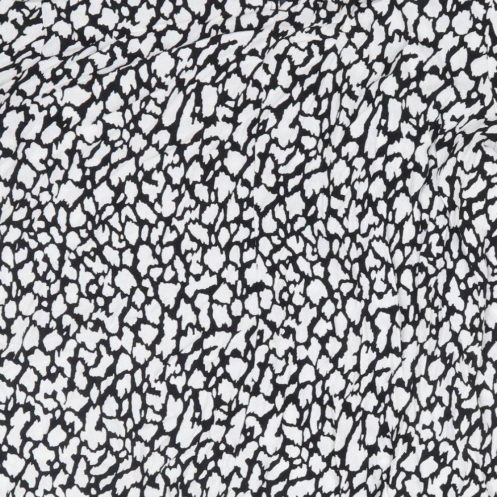 Marks and Spencer Womens Black Geometric Viscose Basic T-Shirt Size 16 Round Neck