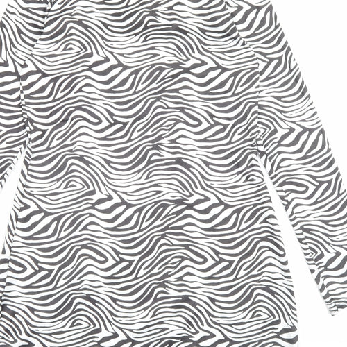 Wednesdays Girl Womens White Animal Print Polyester A-Line Size M Scoop Neck Pullover