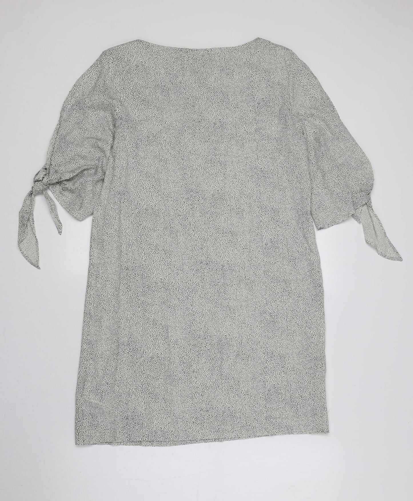 H&M Womens White Polka Dot Viscose Shift Size 10 Round Neck Pullover