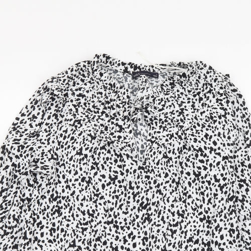 Marks and Spencer Womens White Geometric Viscose Basic Blouse Size 6 Round Neck