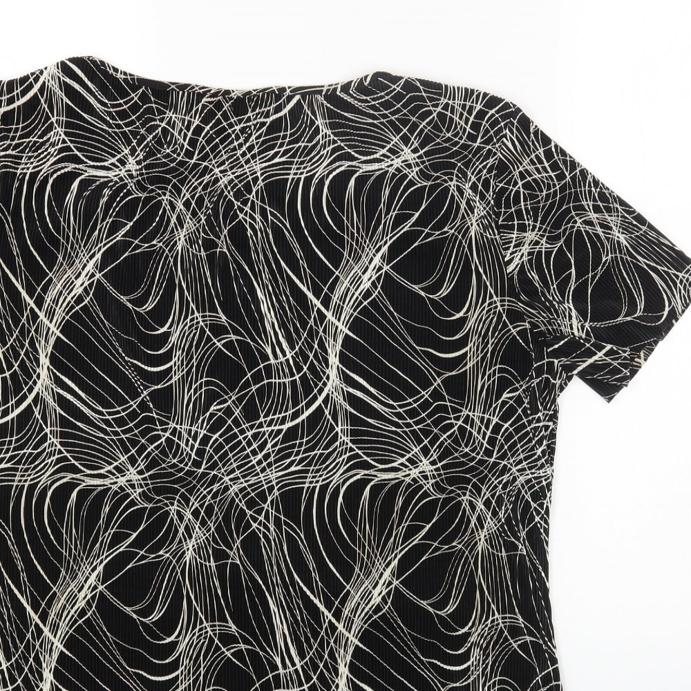 Marks and Spencer Womens Black Geometric Polyester Basic T-Shirt Size 18 Round Neck