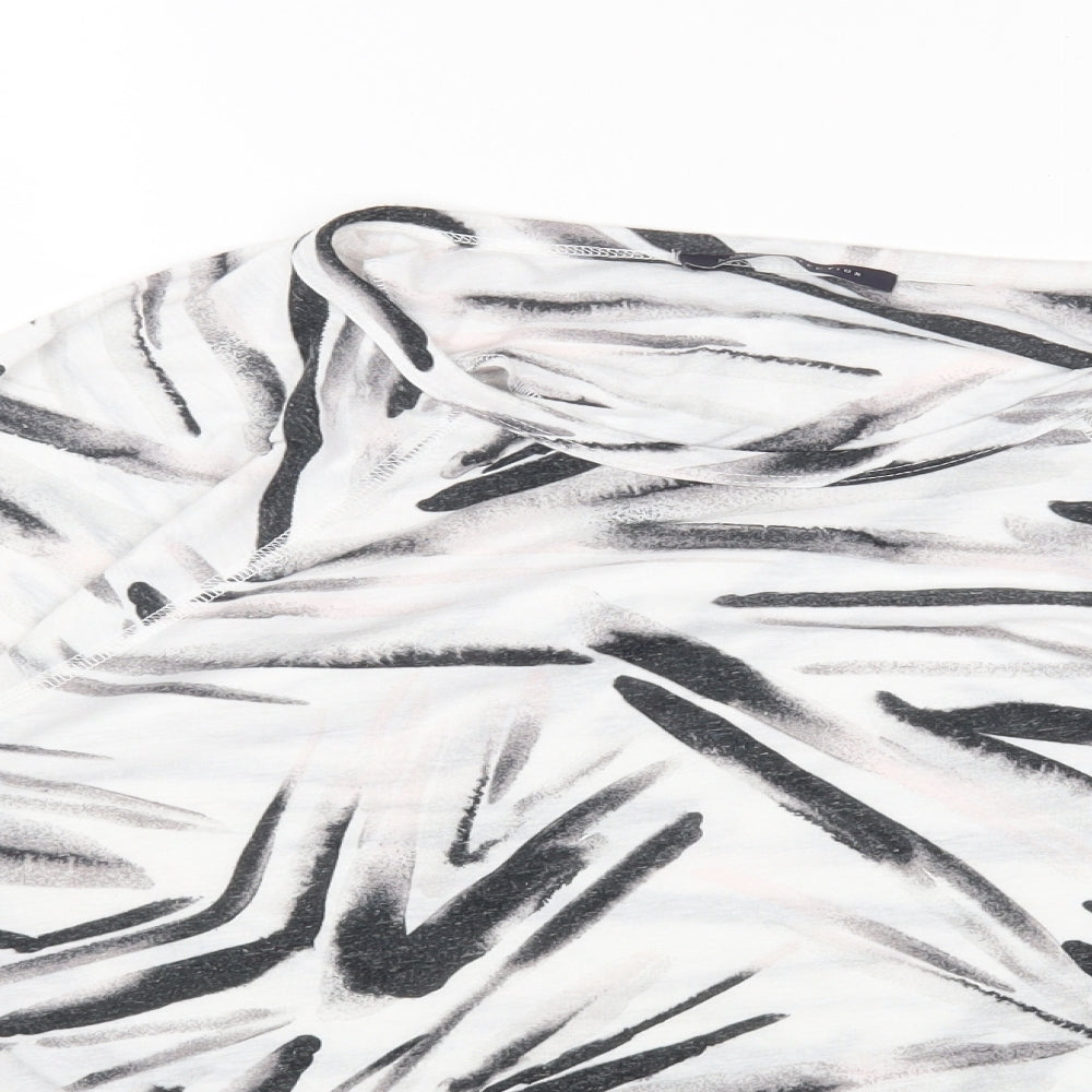 Marks and Spencer Womens Multicoloured Geometric Polyester Basic T-Shirt Size 18 Round Neck