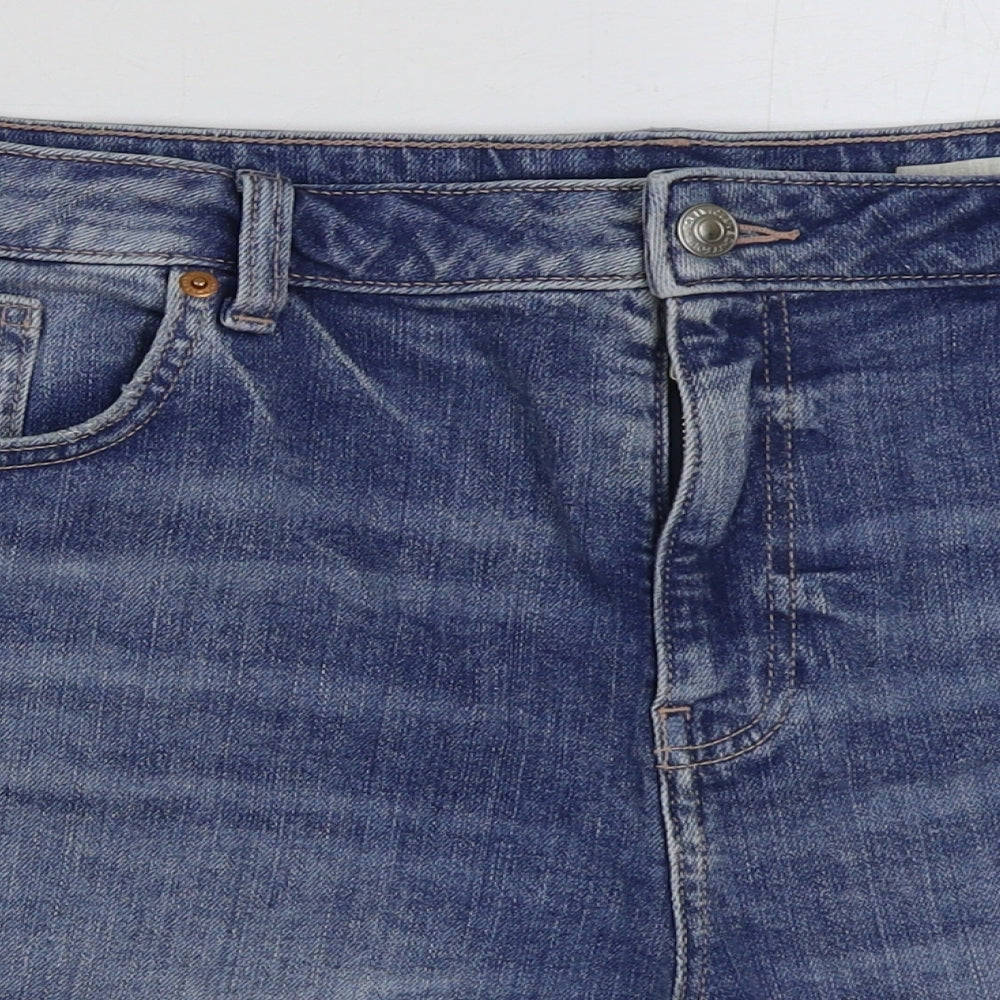 Marks and Spencer Womens Blue Cotton Bermuda Shorts Size 16 L5 in Regular Button - Distressed
