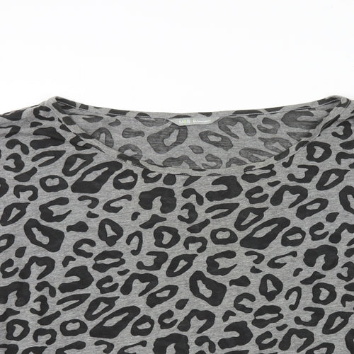 Marks and Spencer Womens Grey Animal Print Polyester Basic T-Shirt Size 22 Round Neck - Leopard Print