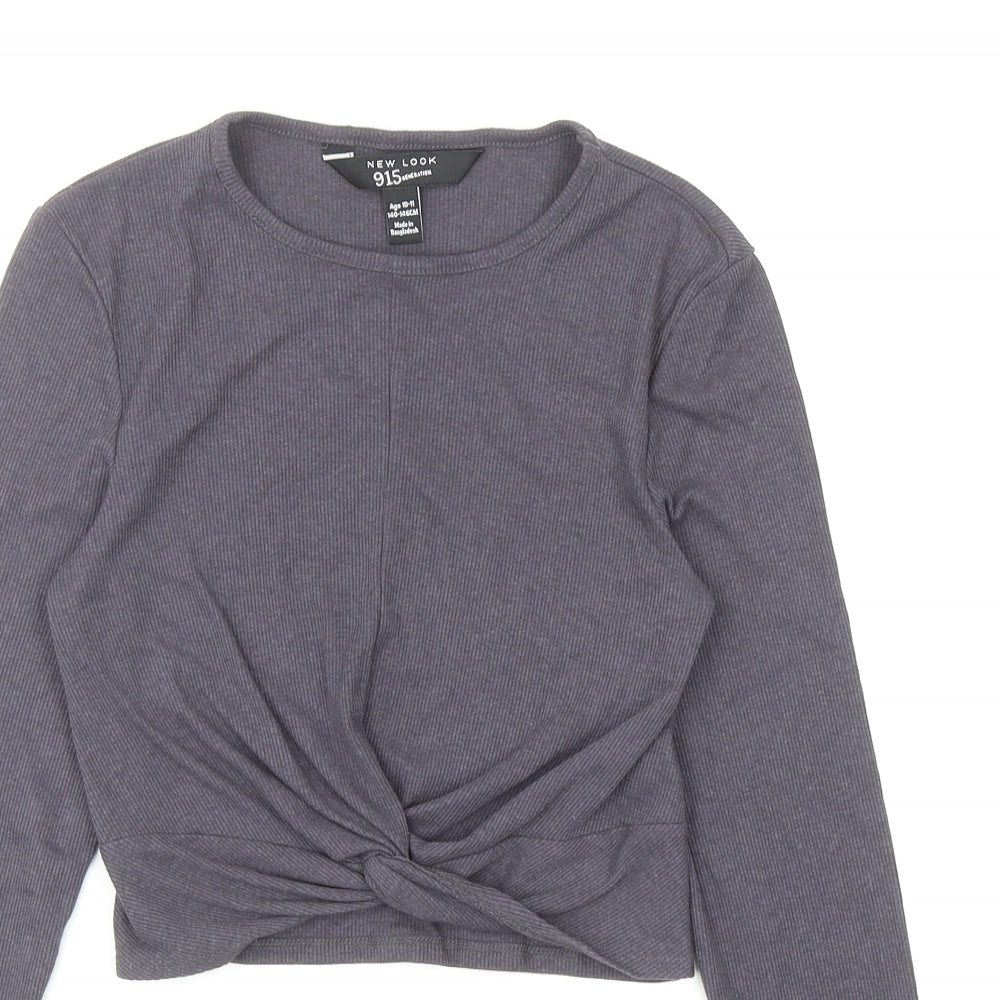 New Look Girls Grey Cotton Cropped T-Shirt Size 10-11 Years Boat Neck Pullover - Twist Detail