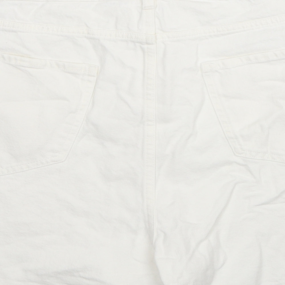 Marks and Spencer Womens White Cotton Mom Shorts Size 22 L3 in Regular Zip