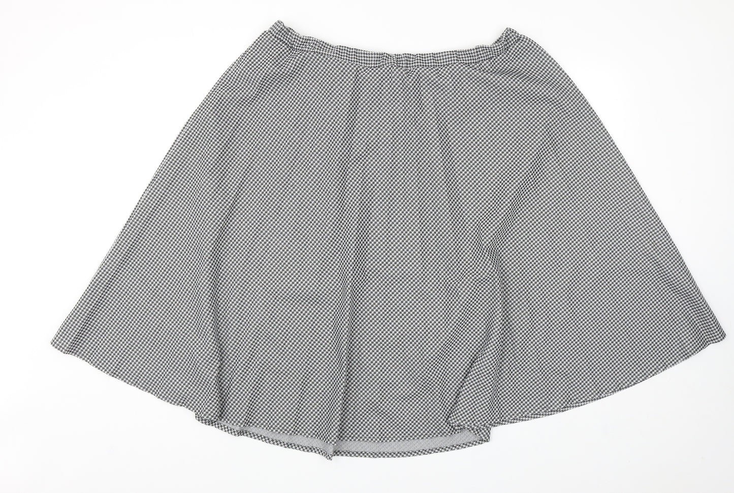 Preworn Womens Black Geometric Polyester Skater Skirt Size 20 - Size UK 20-22
