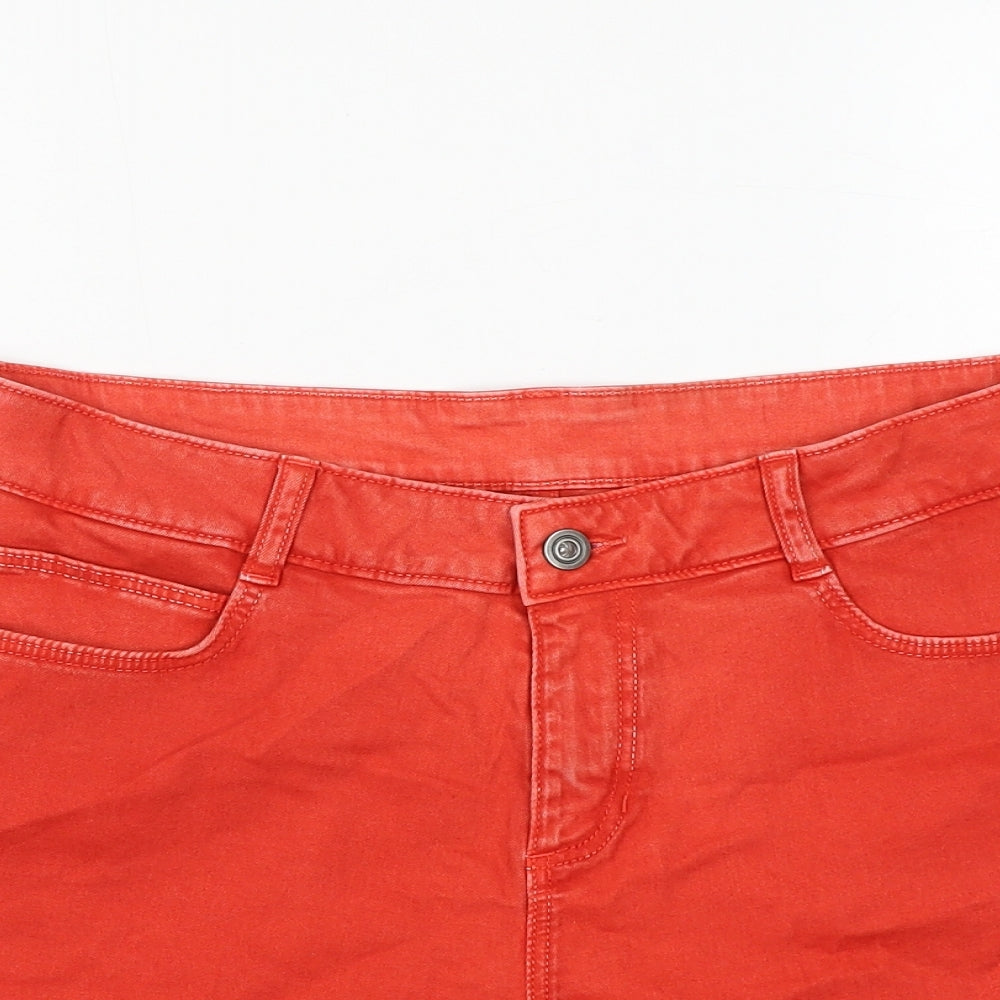 Preworn Womens Red Polyester Hot Pants Shorts Size 30 in L5 in Regular Zip