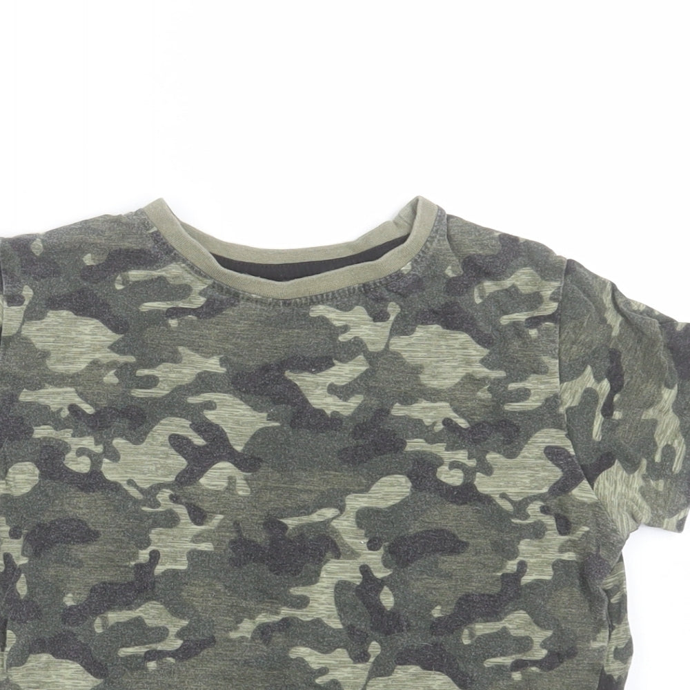 Primark Boys Green Camouflage Cotton Basic T-Shirt Size 5-6 Years Crew Neck Pullover