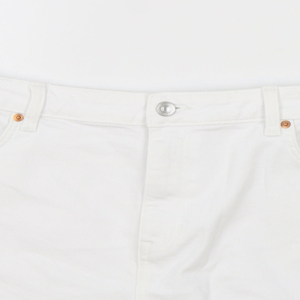 Marks and Spencer Womens White Cotton Hot Pants Shorts Size 20 in Regular Zip