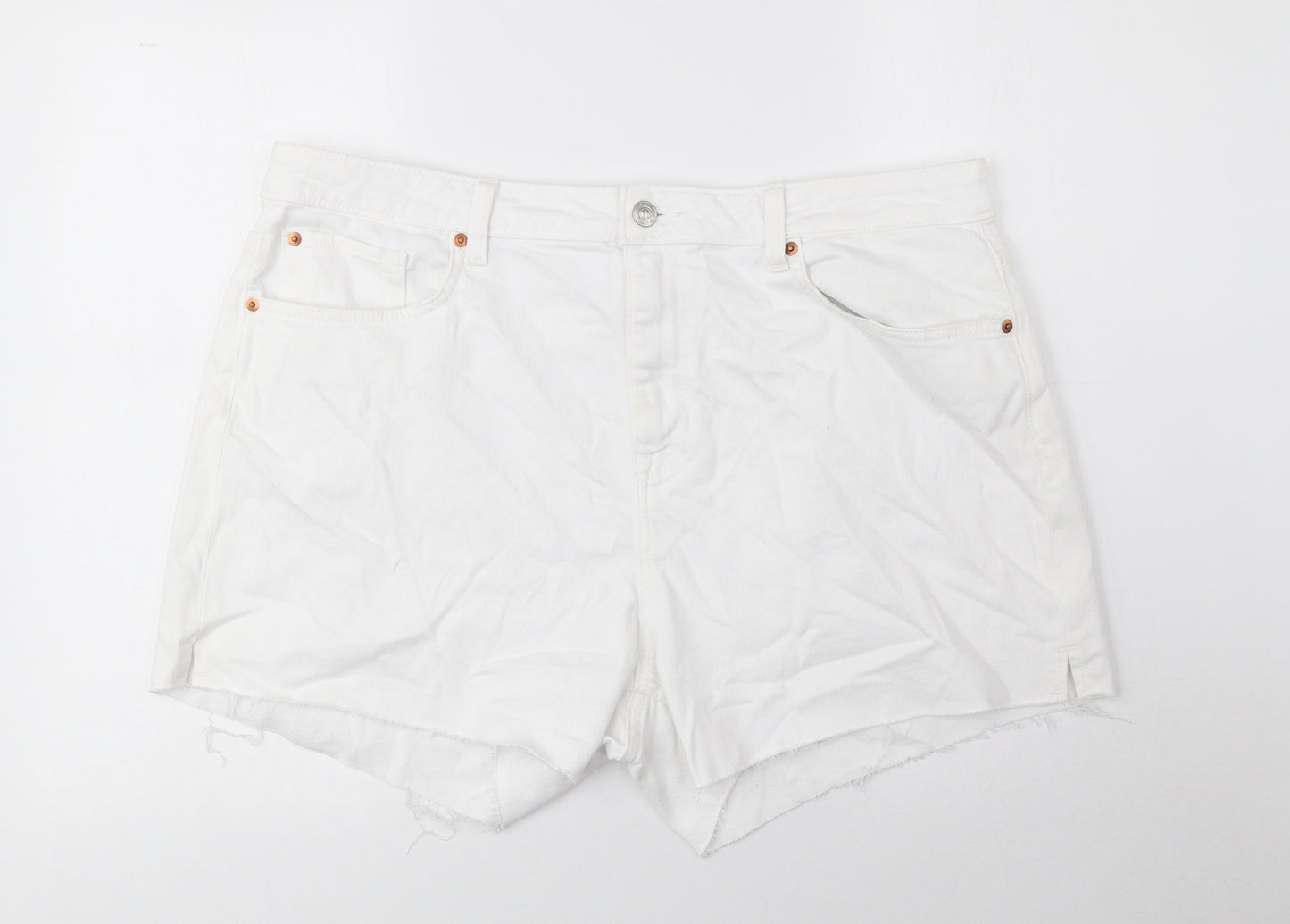 Marks and Spencer Womens White Cotton Mom Shorts Size 20 L3.5 in Regular Button