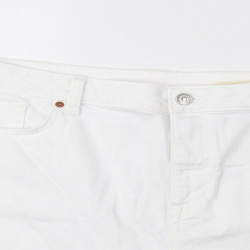 Marks and Spencer Womens White Cotton Mom Shorts Size 22 L3 in Regular Button
