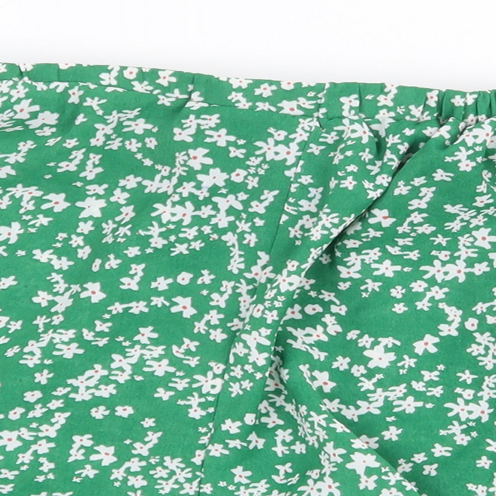 SheIn Womens Green Floral Polyester Bermuda Shorts Size M L3 in Regular Pull On
