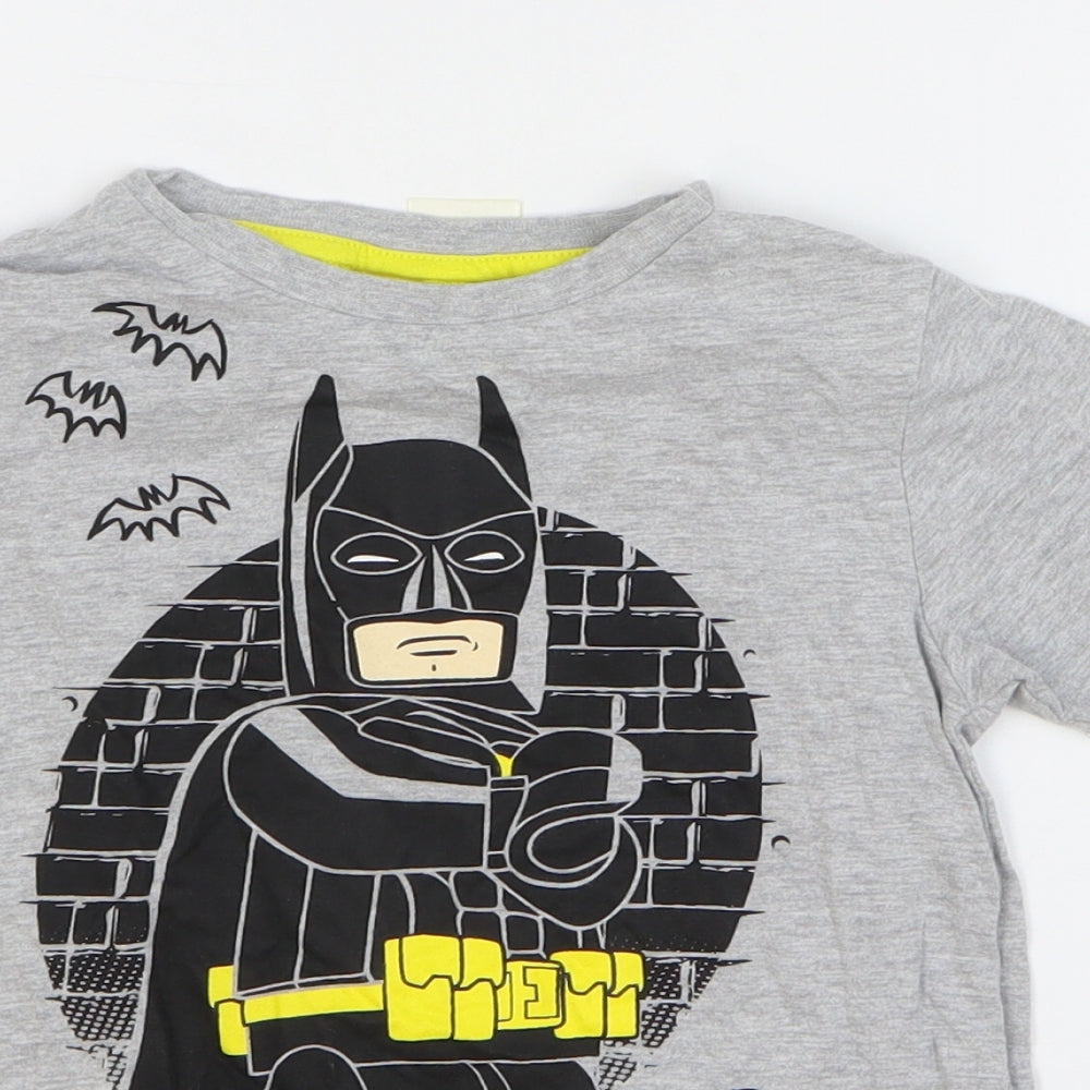 Batman Boys Grey Cotton Basic T-Shirt Size 5-6 Years Round Neck Pullover - Batman Print and cape