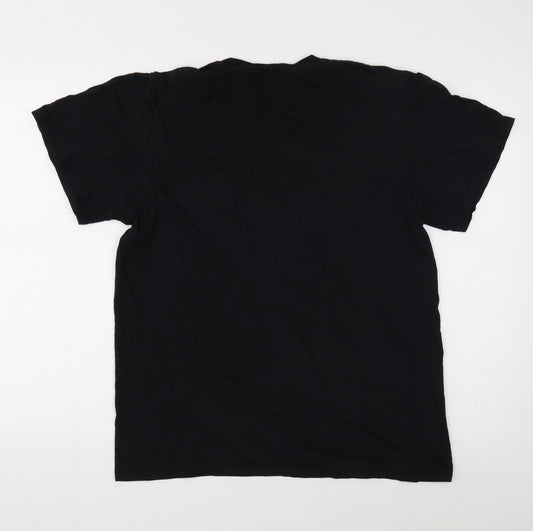 Back view of Gildan women’s black cotton basic t-shirt, size M, round neck