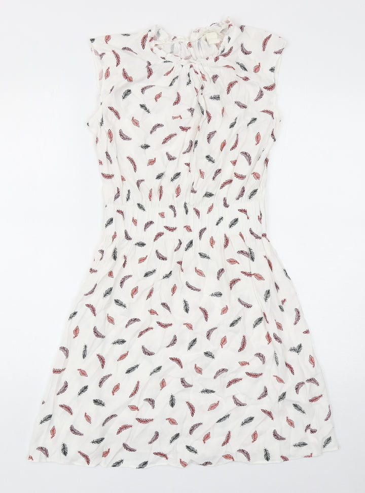 H&M Womens White Geometric Viscose Fit & Flare Size 6 Round Neck Button - Feather Print