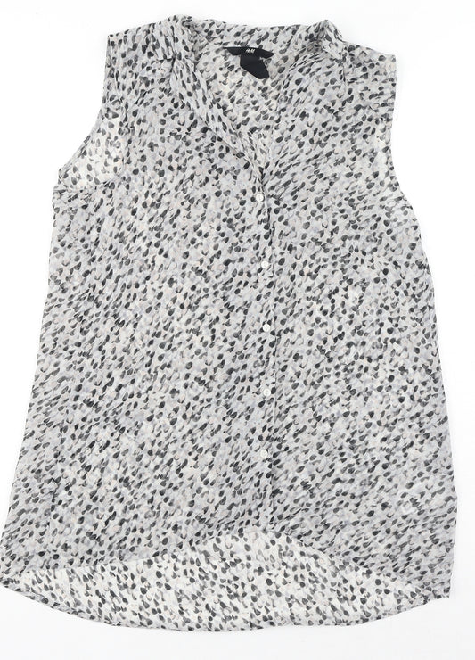Front view of H&M women’s grey geometric polyester basic button-up, size UK 6, collared