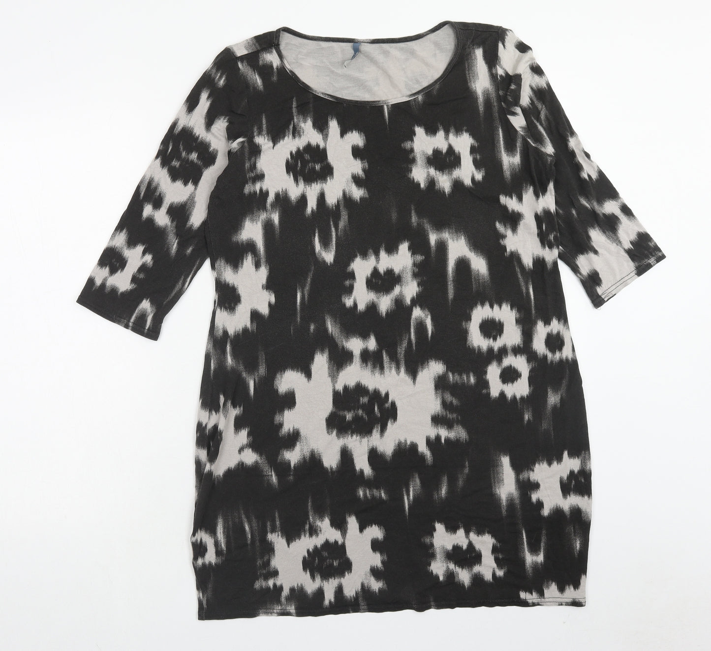 Evie Angel Womens Grey Geometric Viscose Basic T-Shirt Size 18 Round Neck