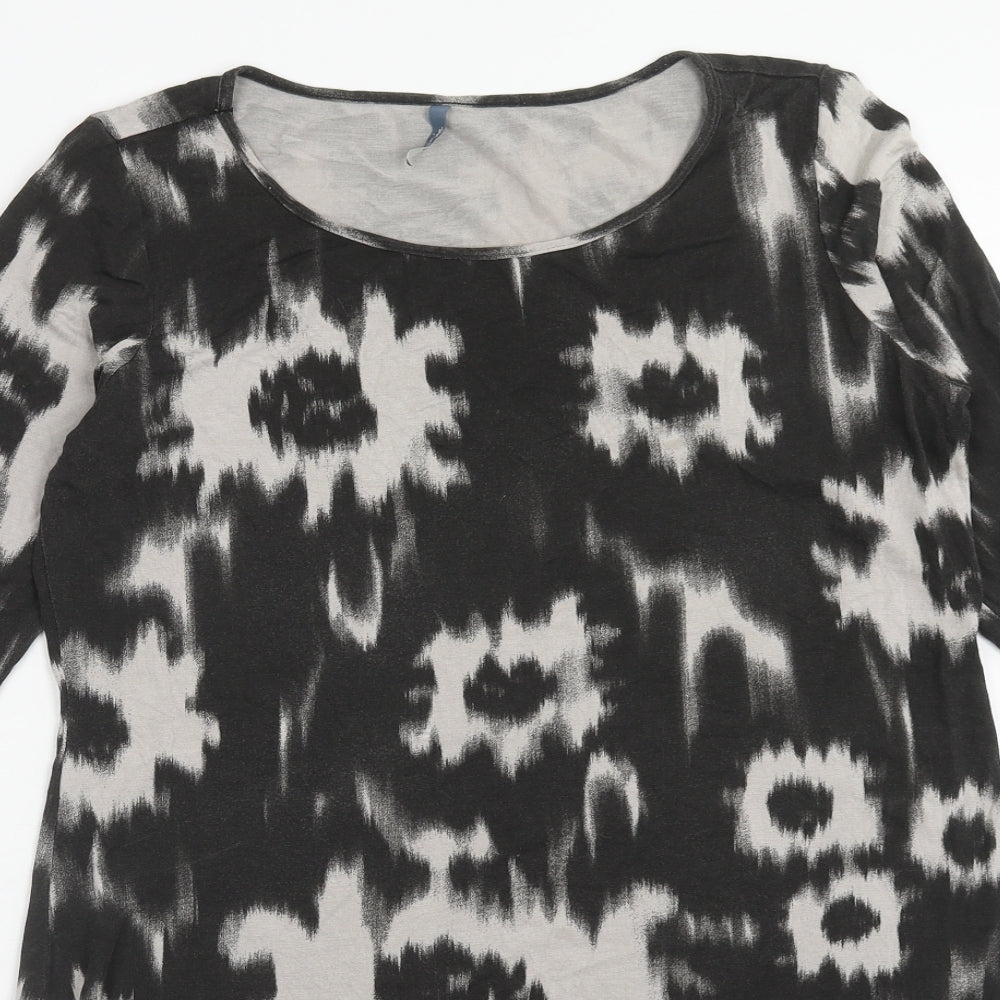 Evie Angel Womens Grey Geometric Viscose Basic T-Shirt Size 18 Round Neck