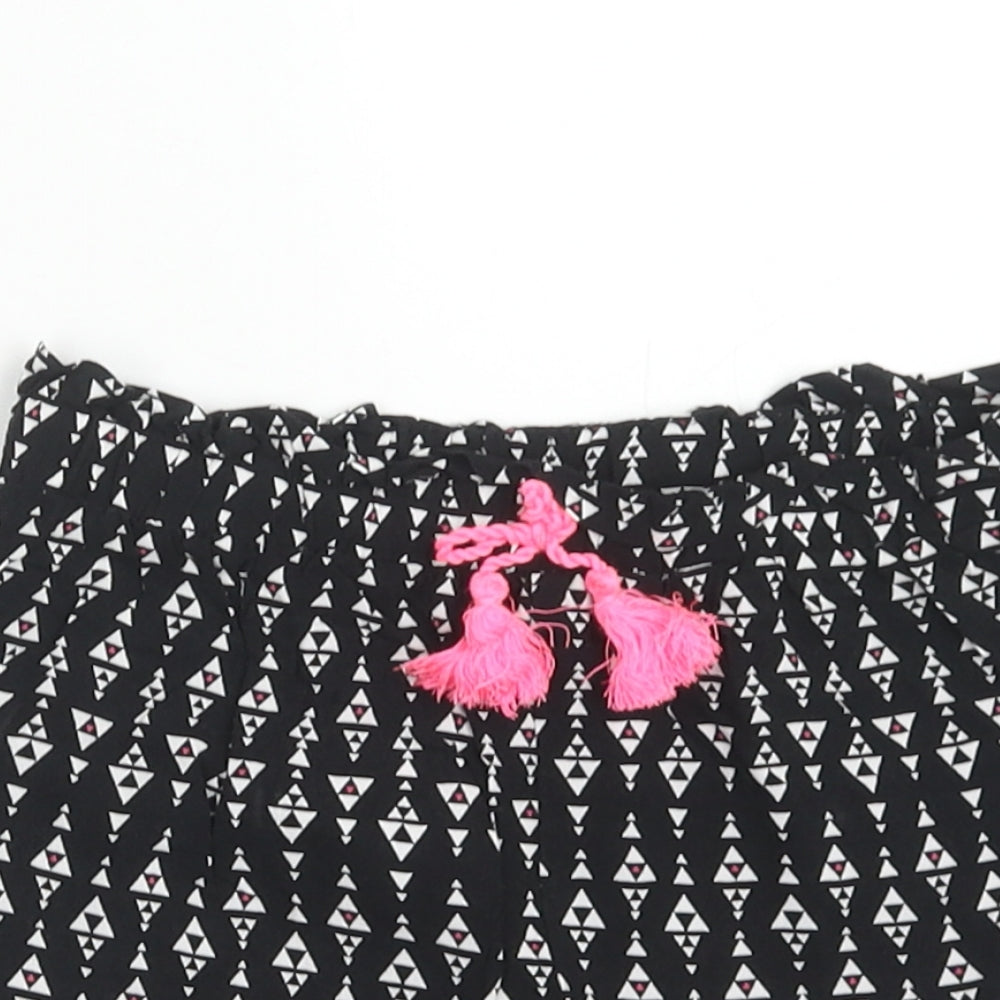 Primark Girls Black Geometric Viscose Hot Pants Shorts Size 5 Years Regular Drawstring