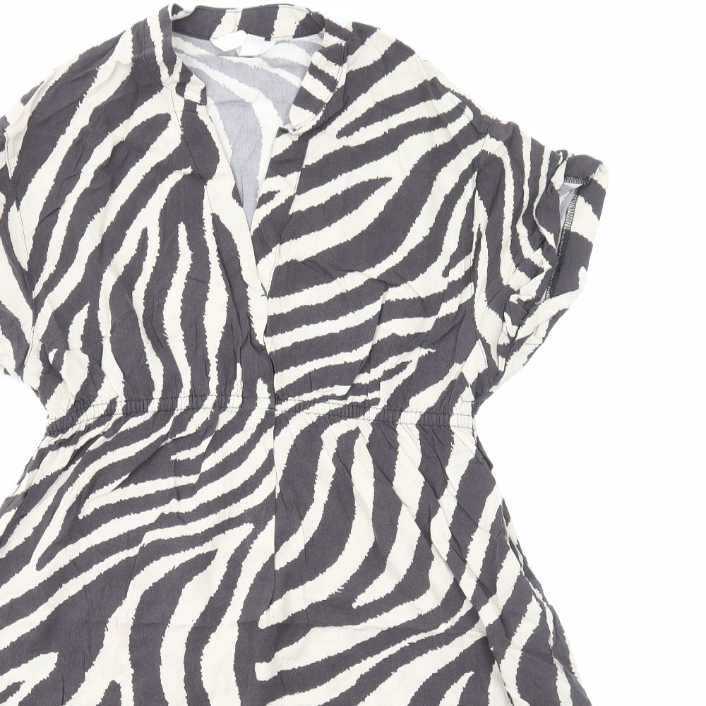 H&M Womens Black Animal Print Viscose Mini Size S V-Neck Pullover - Zebra Print