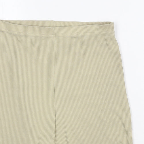 PRETTYLITTLETHING Womens Green Polyester Compression Shorts Size 12 Regular Pull On