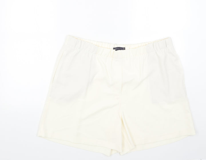 Marks and Spencer Womens Ivory Polyester Basic Shorts Size 20 Regular Pull On
