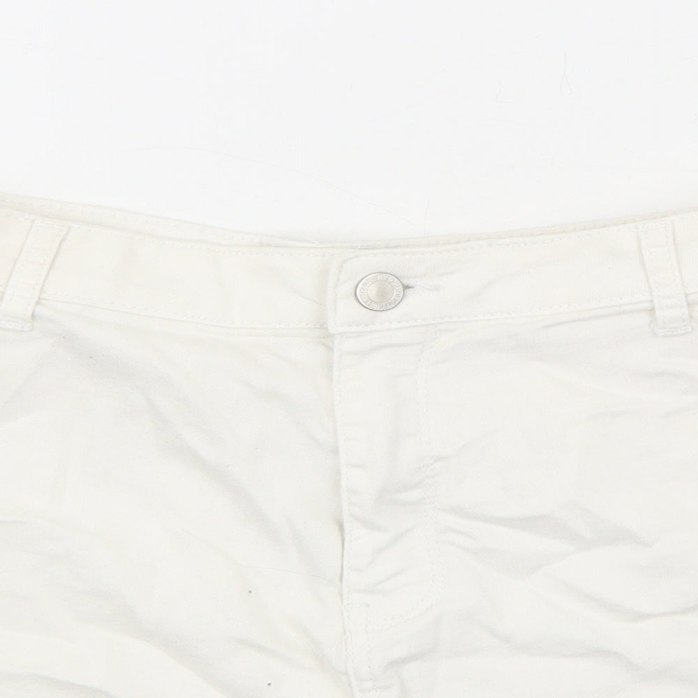 Brave Soul Womens White Camel Mom Shorts Size 10 Regular Zip