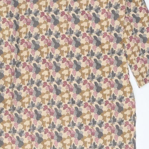 Preworn Womens Beige Geometric Polyester Shift One Size Round Neck Pullover