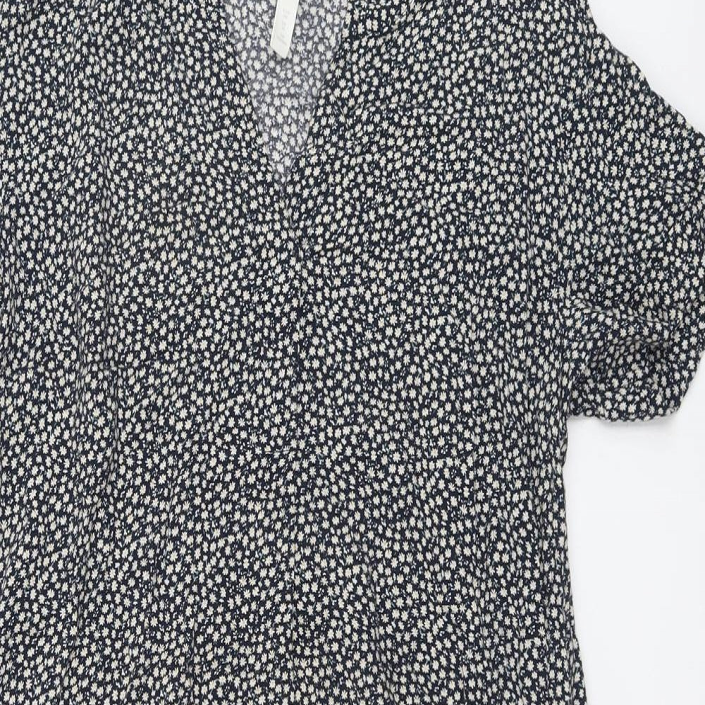 H&M Womens Black Geometric Viscose A-Line Size 10 V-Neck Pullover