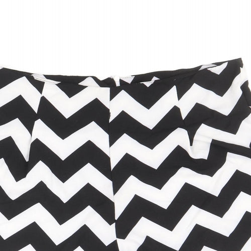 Preworn Womens Black Geometric Polyester Hot Pants Shorts Size L Regular Zip