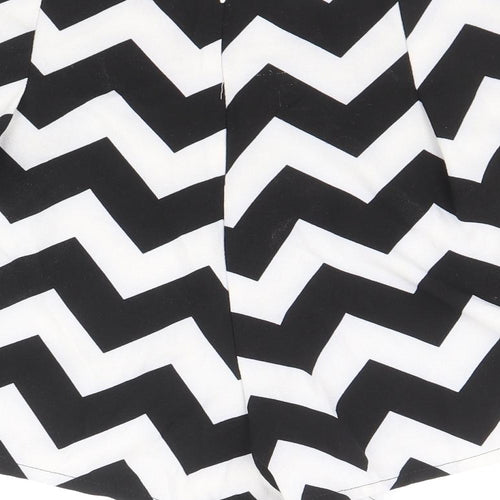 Preworn Womens Black Geometric Polyester Hot Pants Shorts Size L Regular Zip