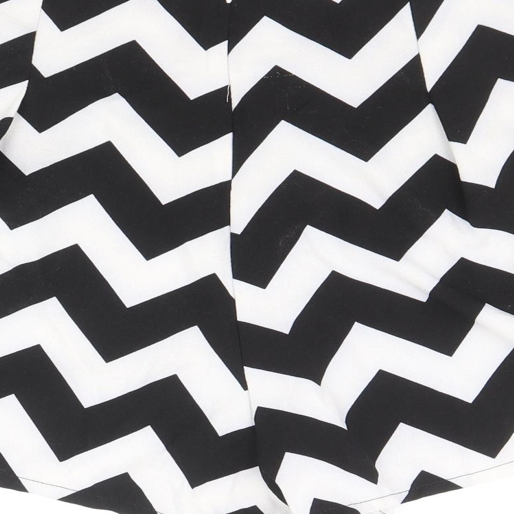 Preworn Womens Black Geometric Polyester Hot Pants Shorts Size L Regular Zip