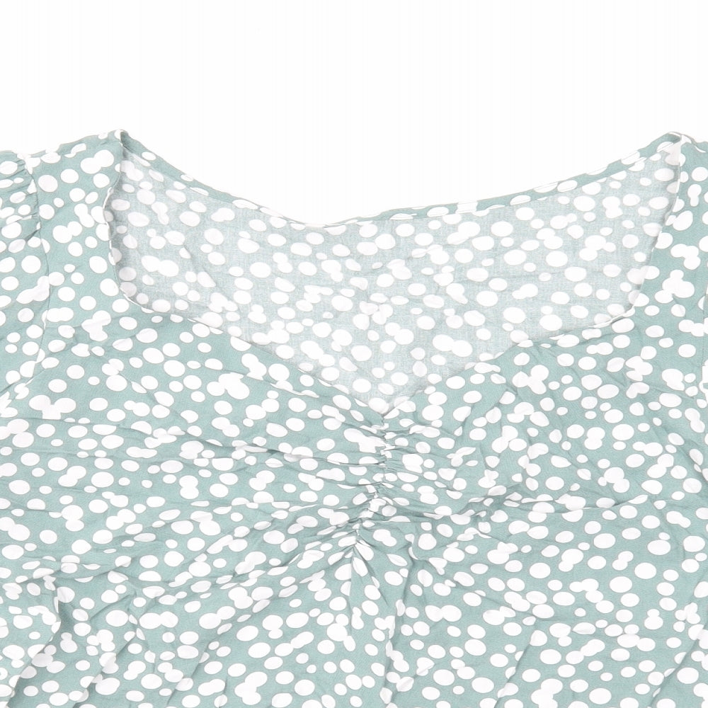 Preworn Womens Green Geometric Viscose Cropped T-Shirt Size 18 V-Neck