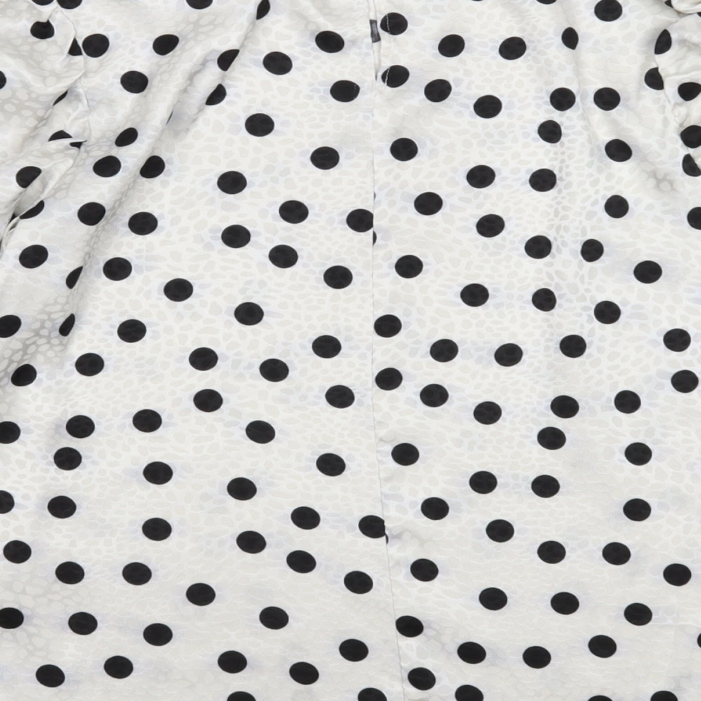 Preworn Womens White Polka Dot Polyester Basic T-Shirt Size 14 Round Neck