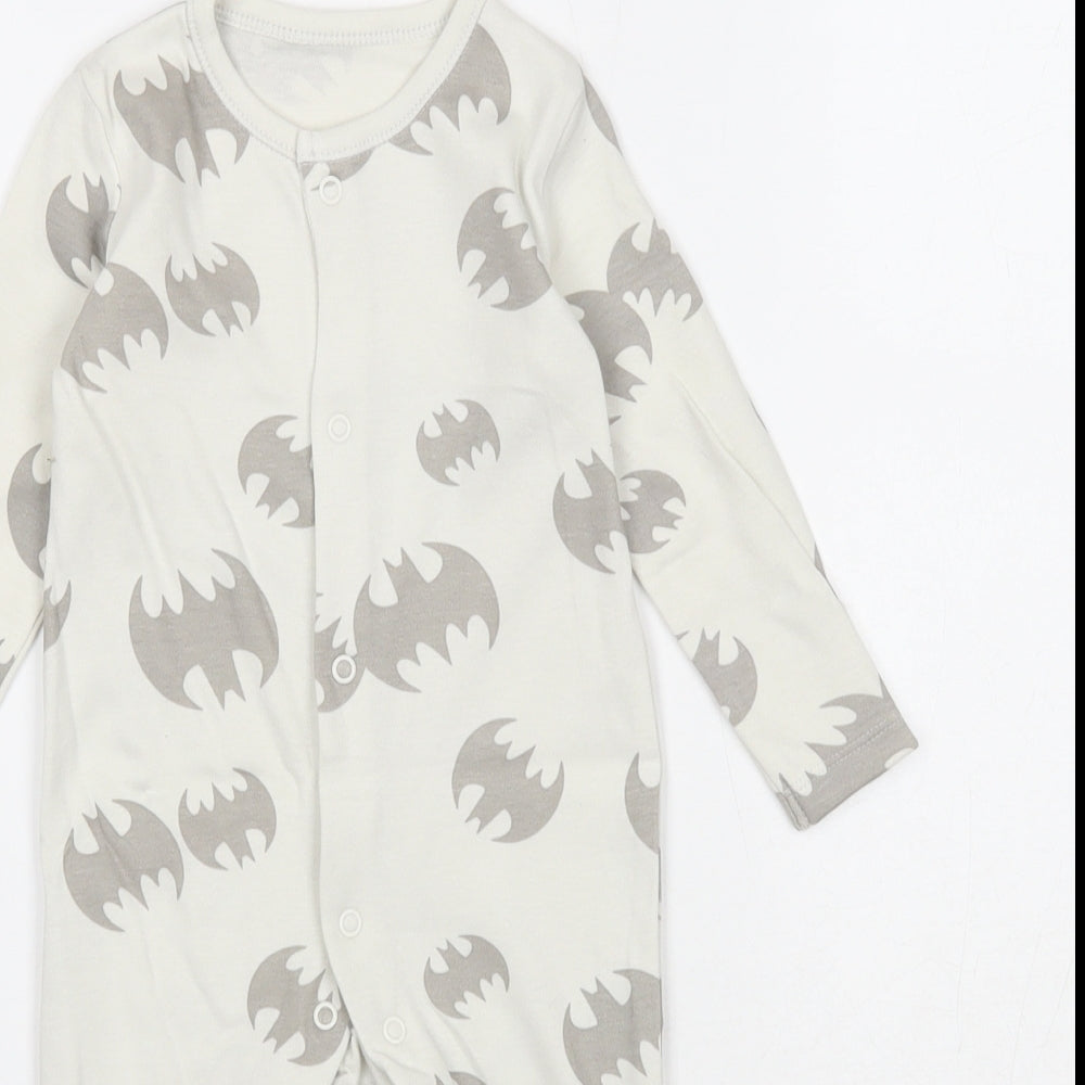 George Boys Ivory Geometric Cotton Babygrow One-Piece Size 3-6 Months Snap - Sleepsuit, Batman